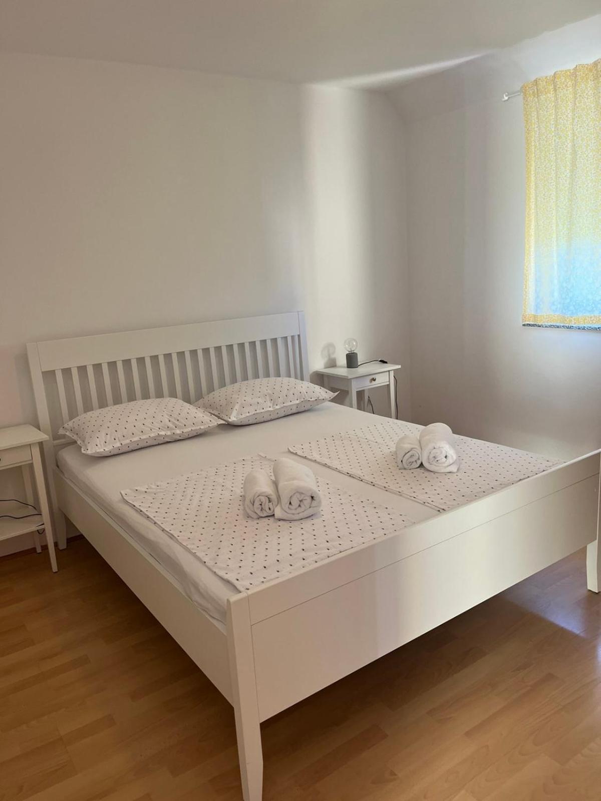 Apartments Dumicic 苏佩塔斯卡德拉加 外观 照片