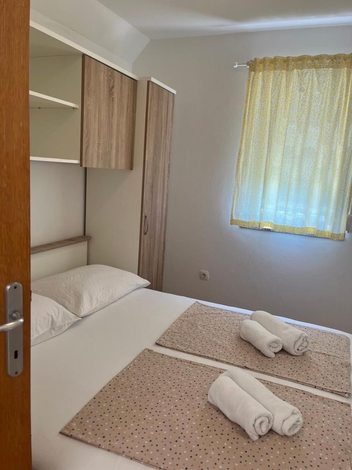 Apartments Dumicic 苏佩塔斯卡德拉加 外观 照片